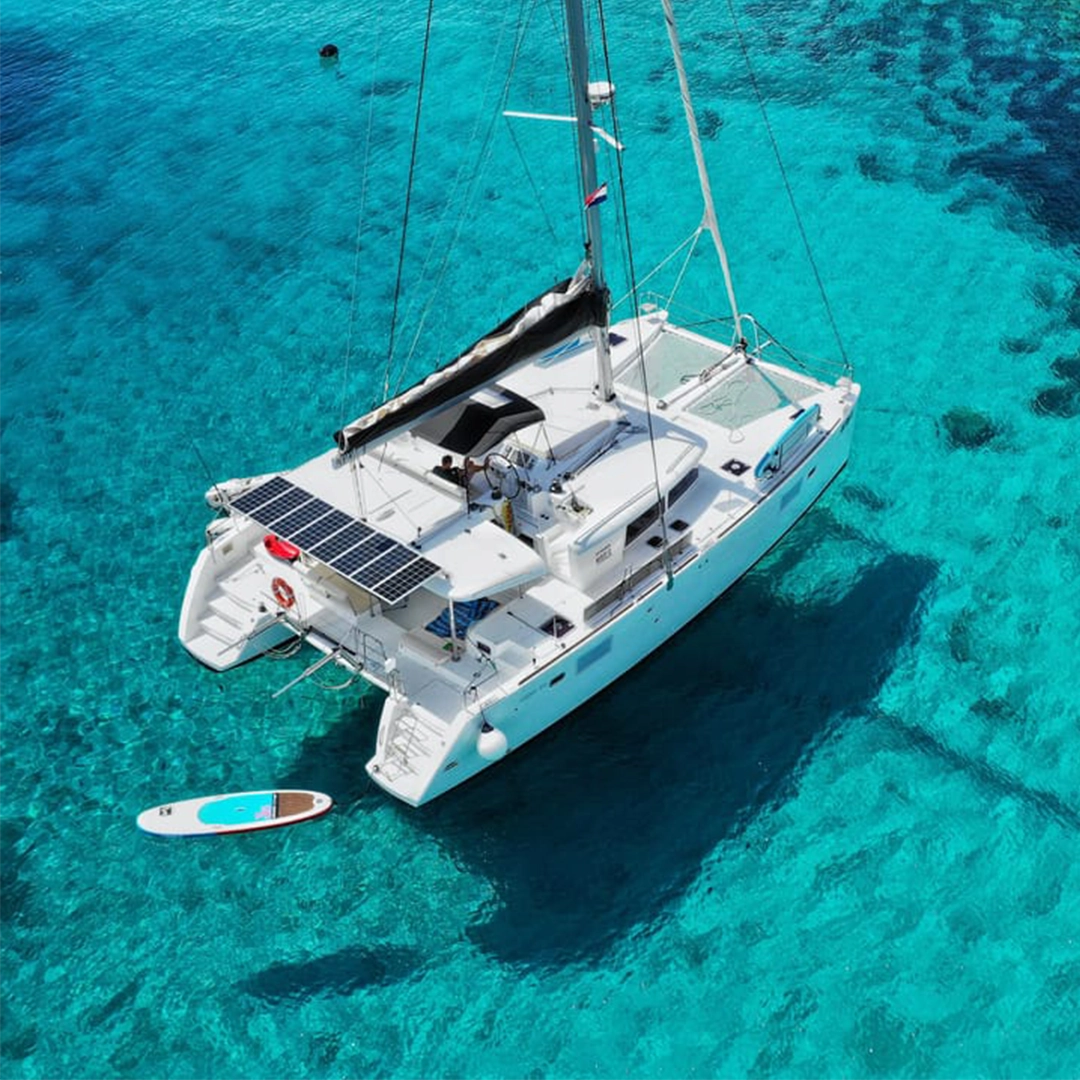 Catamarán Lagoon 450 “QUICON” vista aerea 2